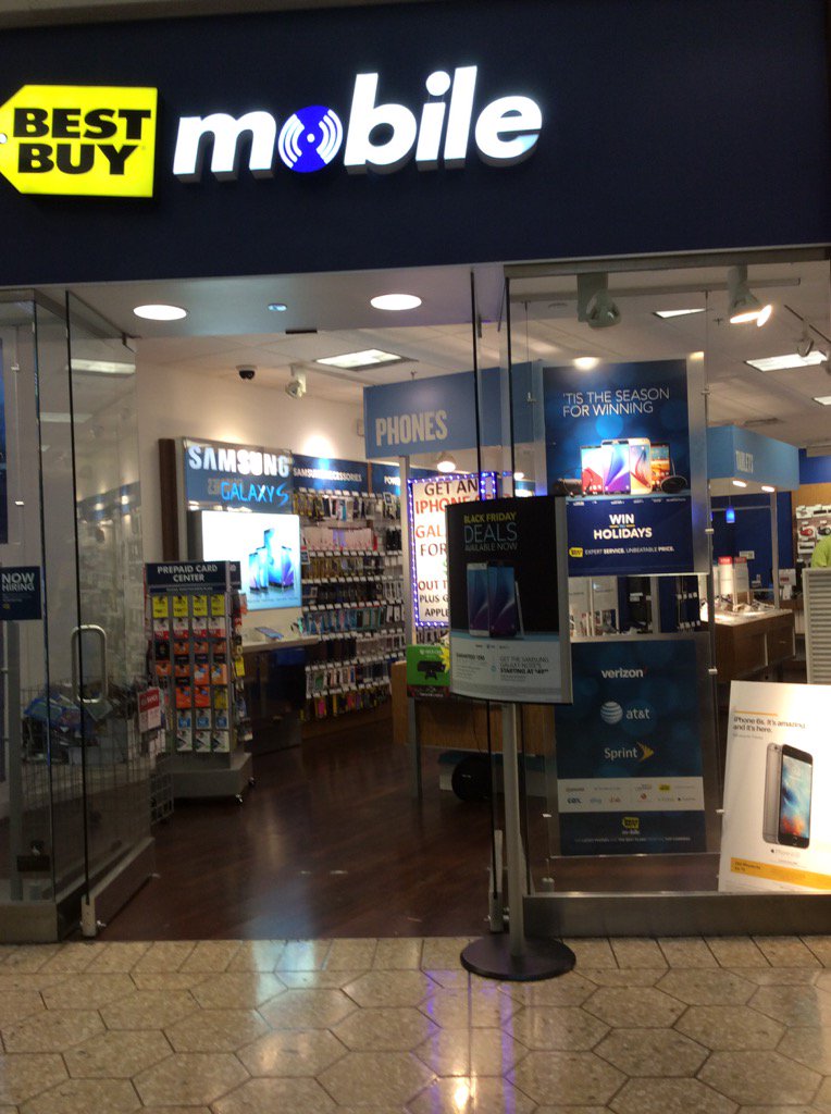 RussBadamo's tweet photo. One new line and one upgrade already at the BBY SAS in Dearborn @MikeWodzisz @y28d28 @SPRINTNATRETAIL @TeamDavidov https://t.co/Q1HoCiiXCk