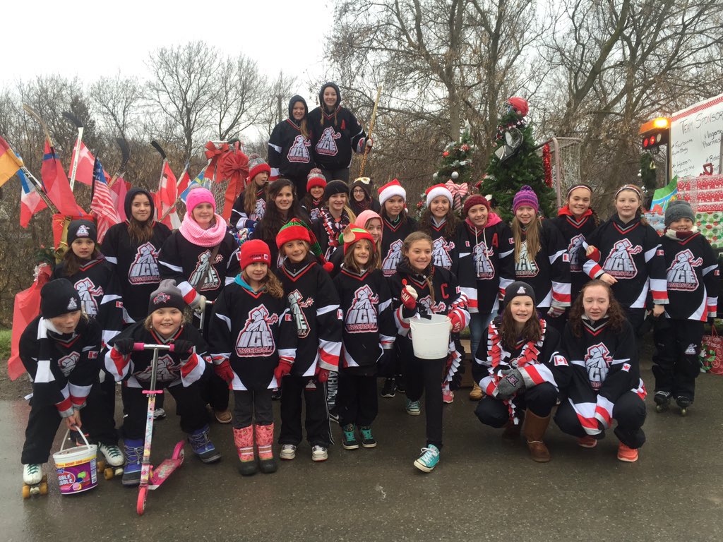 IngersollIce's tweet photo. Great turn out for the Ingersoll Santa Claus Parade!!! https://t.co/euzpRYaXvF