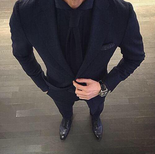 code_deFilles's tweet photo. Les hommes qui s'habillent comme ça😍😍 https://t.co/rE6cYL5Xk8