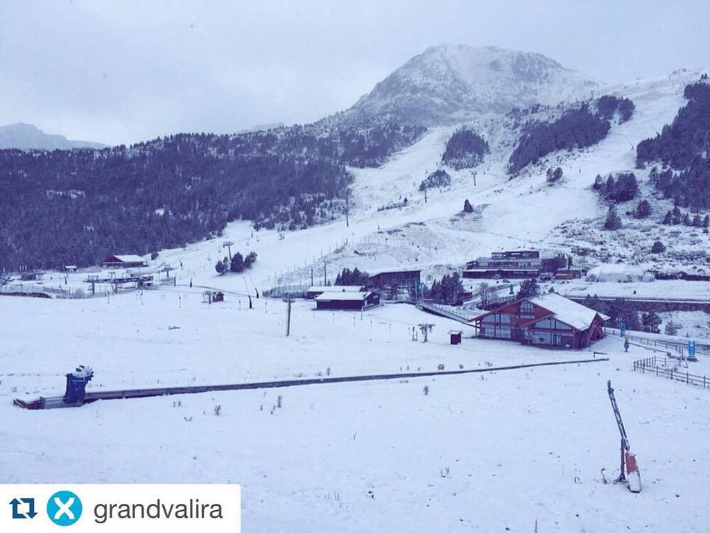 SoldeuFocus's tweet photo. ⚜ 1 SEMANA ⚜
#Repost @grandvalira with @repostapp.
・・・
Les vostres #SNOWINVOCATION han… https://t.co/lv2NsfSaxx https://t.co/4zcyZs6Esf