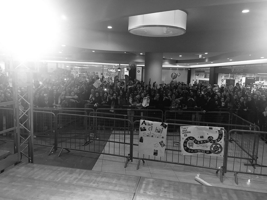 RealAlbericoyes's tweet photo. Grazie Venezia, siete stati meravigliosi! Ci vediamo stasera a Brugherio! 💕 https://t.co/kiFyz7aWGL