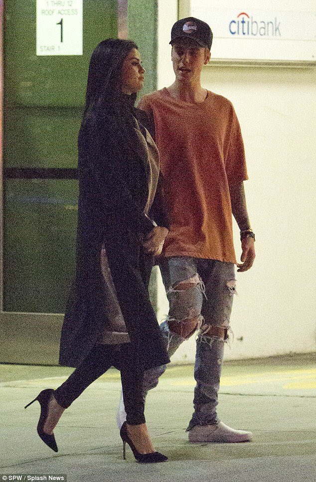 intoxjauregui's tweet photo. i ship this so hard i just want them to have a healthy relationship rather it's as friends or an actual relationship https://t.co/qVXMQuhJxy