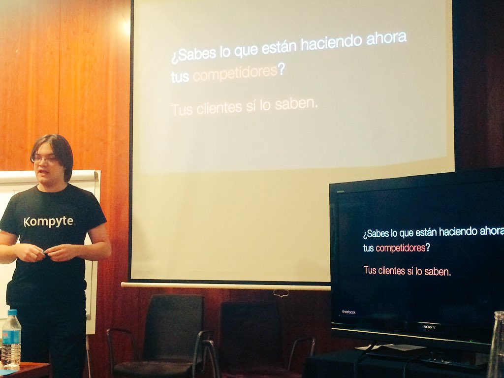angelagrx's tweet photo. Mientras se juega #ElClasico @serloock nos habla de #kompyte #agilesales https://t.co/gbVuRGWirS