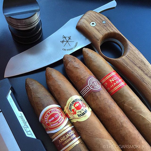 MikaelDemenge's tweet photo. #cigarporn #customash #cigarworld #CubanSmoke #cigarcutter #Cigarculture #cigarsociety #cigaroftheday https://t.co/hAbhsHTvIn