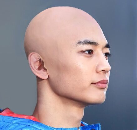cerinaa_x2's tweet photo. CL @chaelinCL #HelloBitchzItsCL #HELLOBICHES have snatched me bald like this photoshop picture of Minho https://t.co/dAoIrgdVao