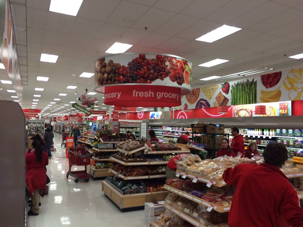 Manuals in E&amp;E until the food truck got here then it's all hands on deck in food! #fillthefloor