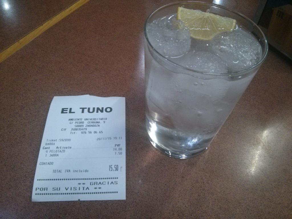 #solidaridad del <a href="/RZaraguaza/">Real Zaraguaza</a>  con @_dmolina_ #jeSuisMolina @cbm_8 <a href="/Jarauta8/">Diego Jarauta</a> <a href="/esecamposc/">Sergio Campos</a> <a href="/pedriker88/">Pedro Martinez</a>  <a href="/JavierBlanc/">Javier Blanco</a>