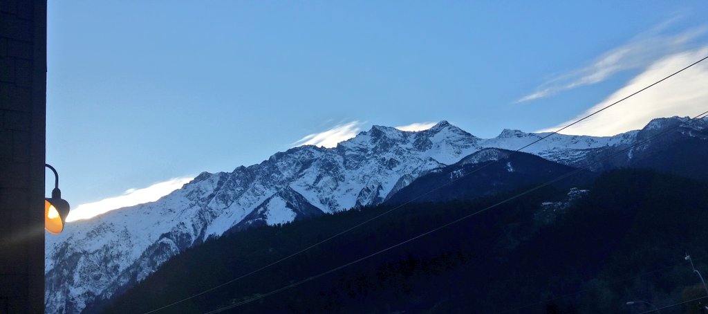 PemGateway's tweet photo. #MorningHasBroken❄#Snow❄Capped🗻#MtCurrie⛄#WinterIsComing🎿#skicanadanow🎿#skiBC🏂@SeaToSkyInfo🌲@HelloBC🍁@DestinationCAN https://t.co/DDv4gpOkxQ