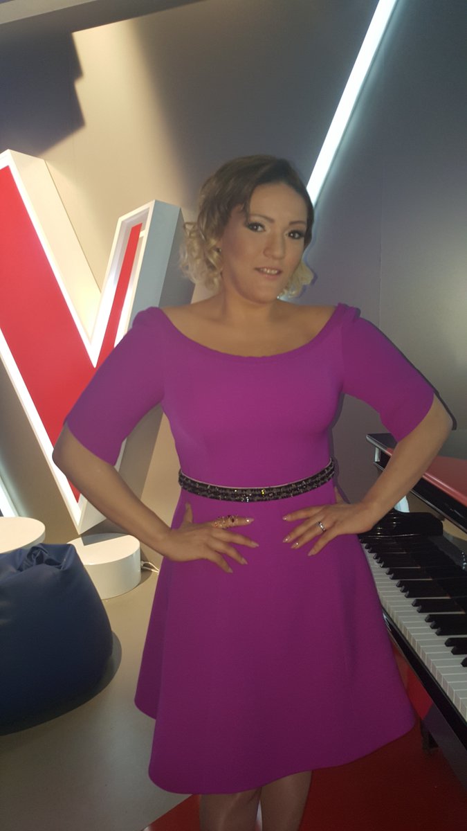 رحاب صالح تبدأ العروض المباشرة وسط حماس وأغنية عالبال  
 #فريق_عاصي #MBCTheVoice