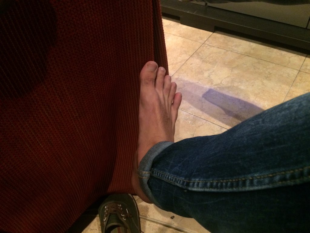 Sir_Chema's tweet photo. Yo también QUIERO unas chanclas RAYDER con motivo de este BAÑO del BARCELONA al Real Madrid @ElChirincirco #6RACIES https://t.co/PD69Drv4YJ