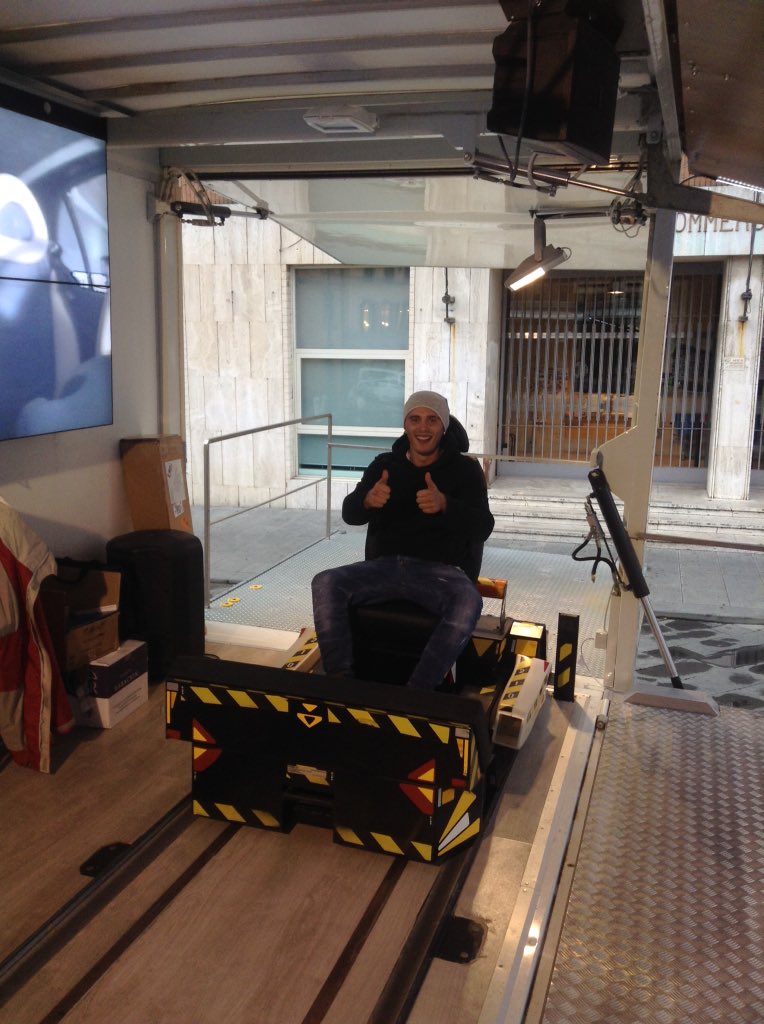 youngroad_it's tweet photo. Prove sui simulatori del truck! Progetto Young &amp; Road!
@unisiena @Comuneperugia @Folignonotizie https://t.co/GKMwz0RjaY