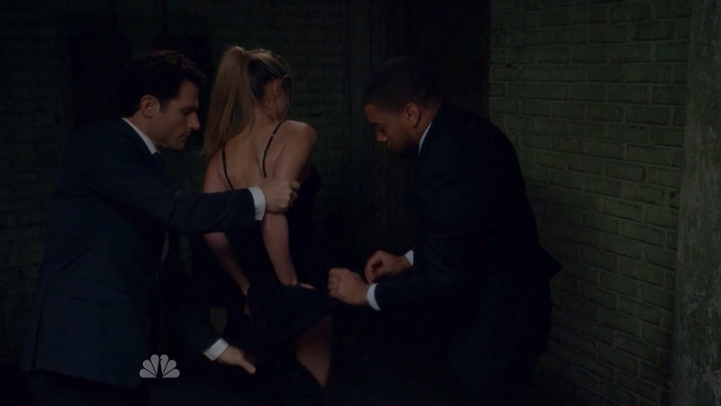 SilverMccord's tweet photo. @charitywakefld This scene was the most exciting, sexy &amp; sad...Now that's one of my fav episodes!) @NBCThePlayer https://t.co/cVimk0YaCc