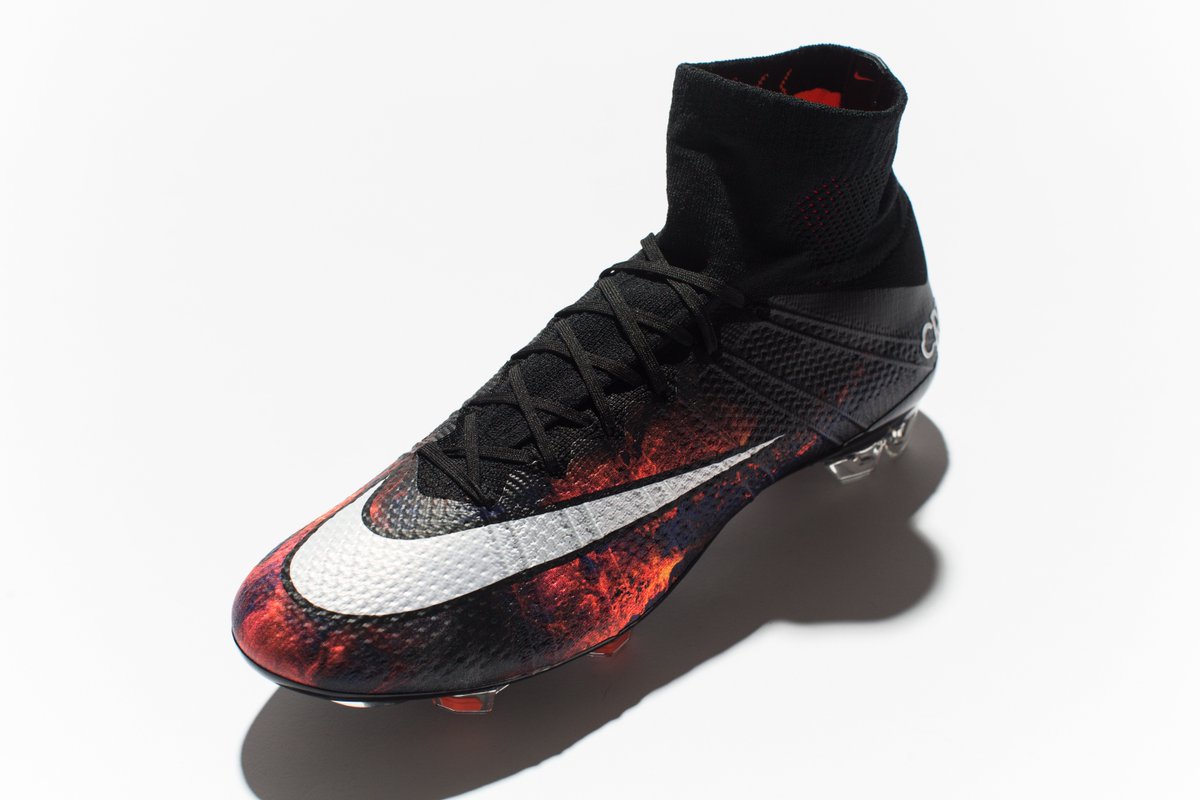 WSSTifo's tweet photo. If #Ronaldo scores in today's #ElClasico - you can win a pair of Nike #Mercurial Boots! Follow us &amp; RT to enter! https://t.co/ncoEOmx32d