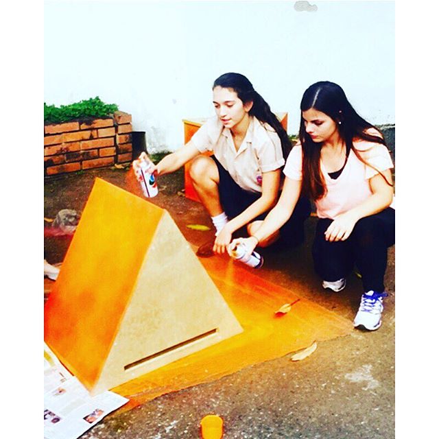 GaitasCR15's tweet photo. Unos días atras preparando la escenografía! ☀️🎨💥 https://t.co/4y2R2oVEMX