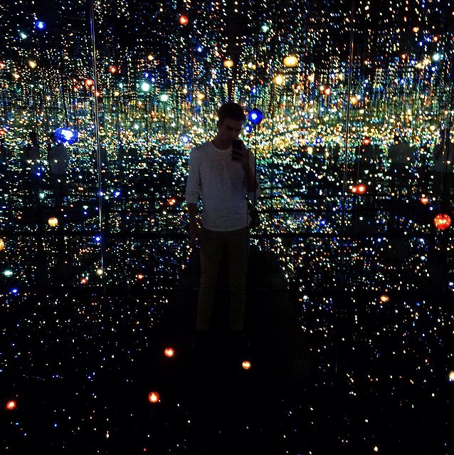 AaronRhodes's tweet photo. Check out my day at @thebroad on snapchat: alrhodes ✨ #BroadInfinityRoom https://t.co/zbLrLwkGSU