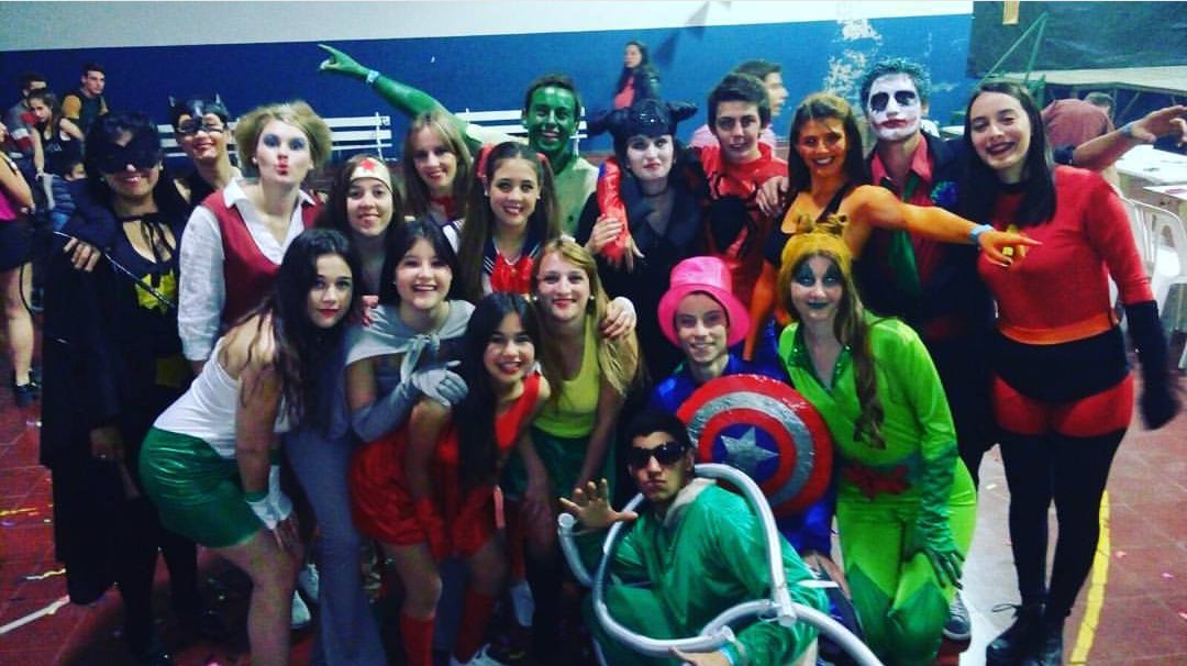 PromoLaTanga's tweet photo. Que noche la de anoche #Despedidas https://t.co/DkDa0JYipu