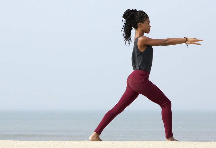 greatist's tweet photo. Here's why you should start bodyweight training today: https://t.co/Kw1NdyPrks https://t.co/JkgalStSTH
