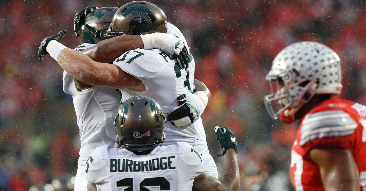 NCAAFootball's tweet photo. It's good! Down go the champs! @MSU_Football takes down Ohio State, 17-14! https://t.co/S3Heptf7ES https://t.co/x4by0KtKX0