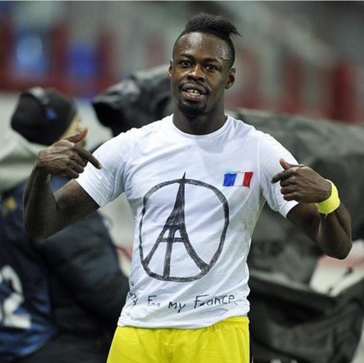 Yabol94's tweet photo. #PrayForParis#lokomotivmoscou-anji#0-2#goal#hardwork#godoncontrol# https://t.co/ldHwQd7HkD
