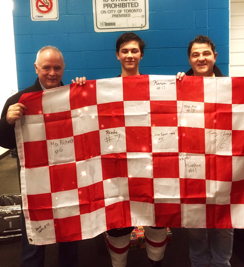 stefszczepanski's tweet photo. Team white @RechargeMilk @WPeagleshockey came to play today #soliddrive =win khiros our hero &amp; premiere etoile https://t.co/FxTJjmfRSy