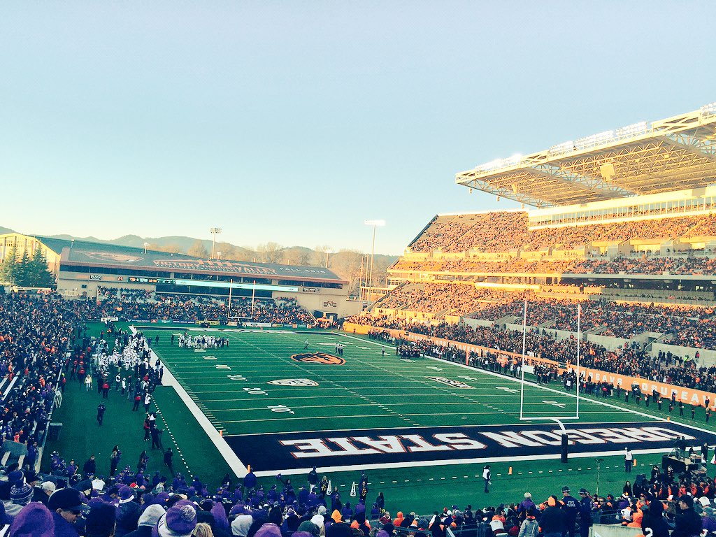 ZPeggins's tweet photo. #BeaverBash https://t.co/bR3tplTYaw
