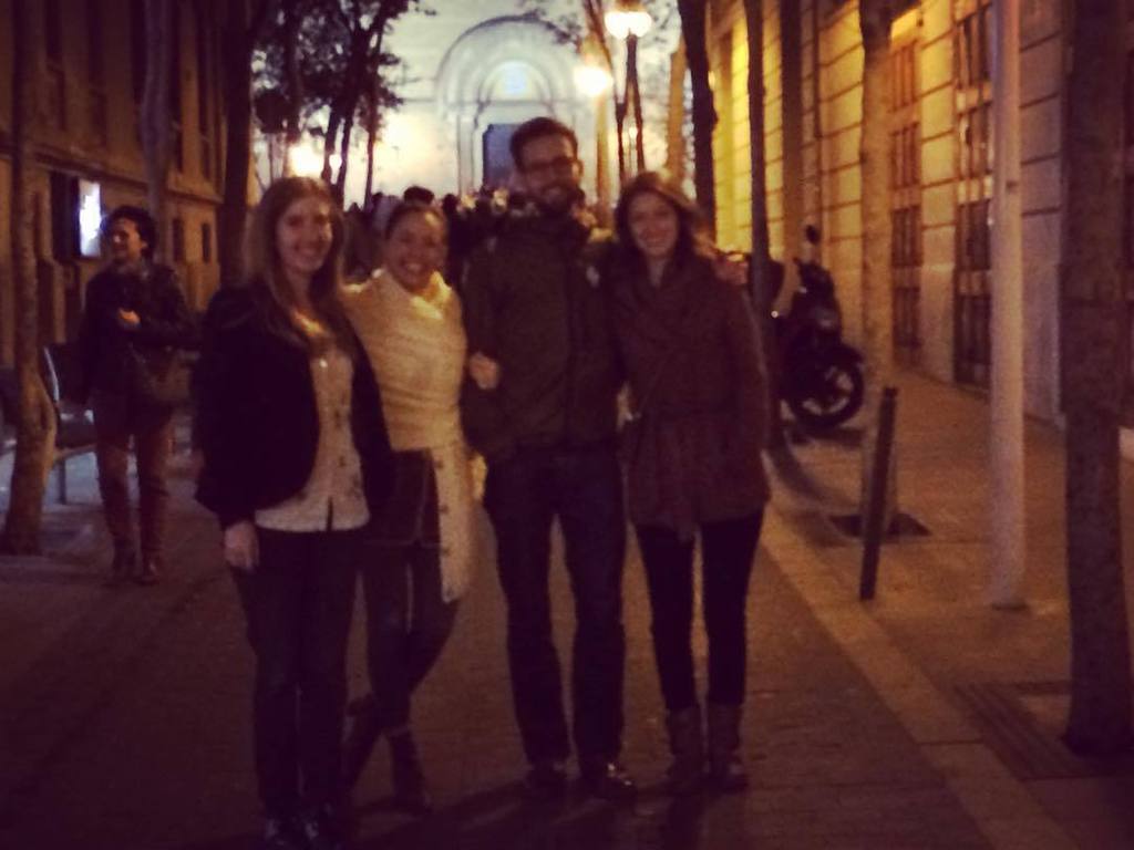 PaintingLives's tweet image. Old friends reuniting in a new city= happiness #loversofArt #angelacademyofArt alumni :) l… ift.tt/1MJBOrF