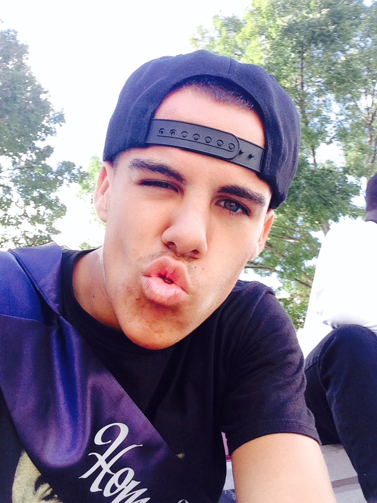 Happy birthday <a href="/Oakleys_Finest/">b</a> hope you have a great day ily and Imy 😊💗