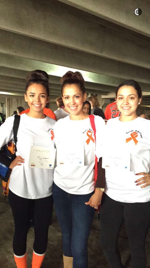 __CPerezzz's tweet photo. We walk for our mom๐
#MSWalk2015 ๐ https://t.co/bmXmTRdqIQ