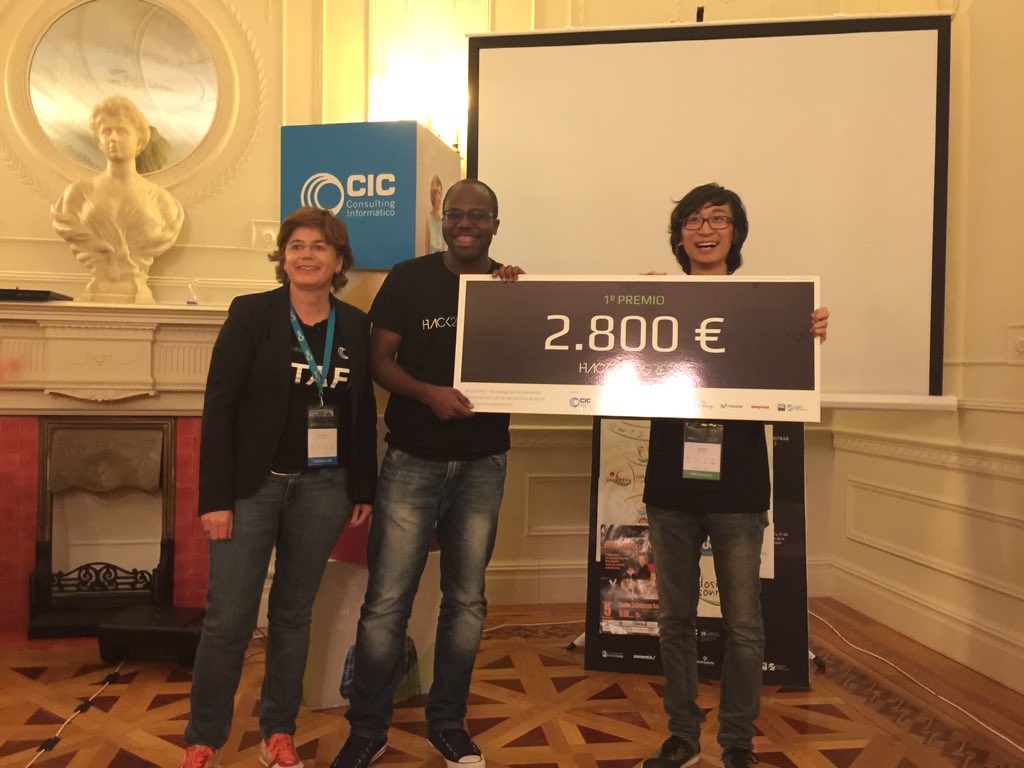 CICactualidad's tweet photo. Y el 1er premio del #Hack2Pro lo entrega Maria Lledias.
Mejor Equipo InContinentes https://t.co/S0r3ubj1zw