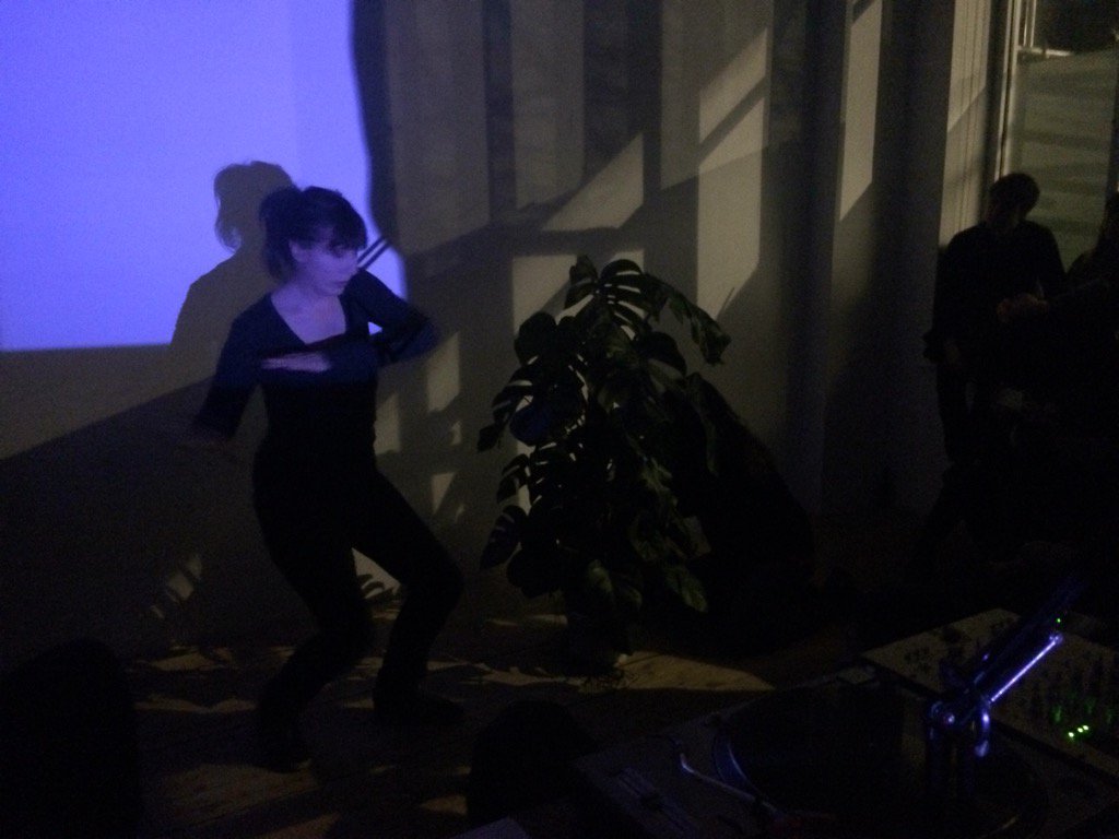 IMTgallery's tweet photo. dance with plant : Esther Planas & Jennifer Ipekel #IsItEatingYou https://t.co/rfrwdzwXDV