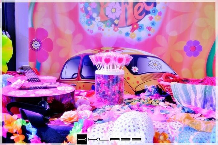 FashionLovers05's tweet photo. Questa notte @KKlass_ FLOWER POWER 
 #SaturdayNight #flowerpower #thekoflove #MusicIsLife #kk  🌼🌺🌸🌼🌺🌸🌻🌻🌷☮☮☮💘💘❤️💛💚💙💜 https://t.co/ydPxslGDGY