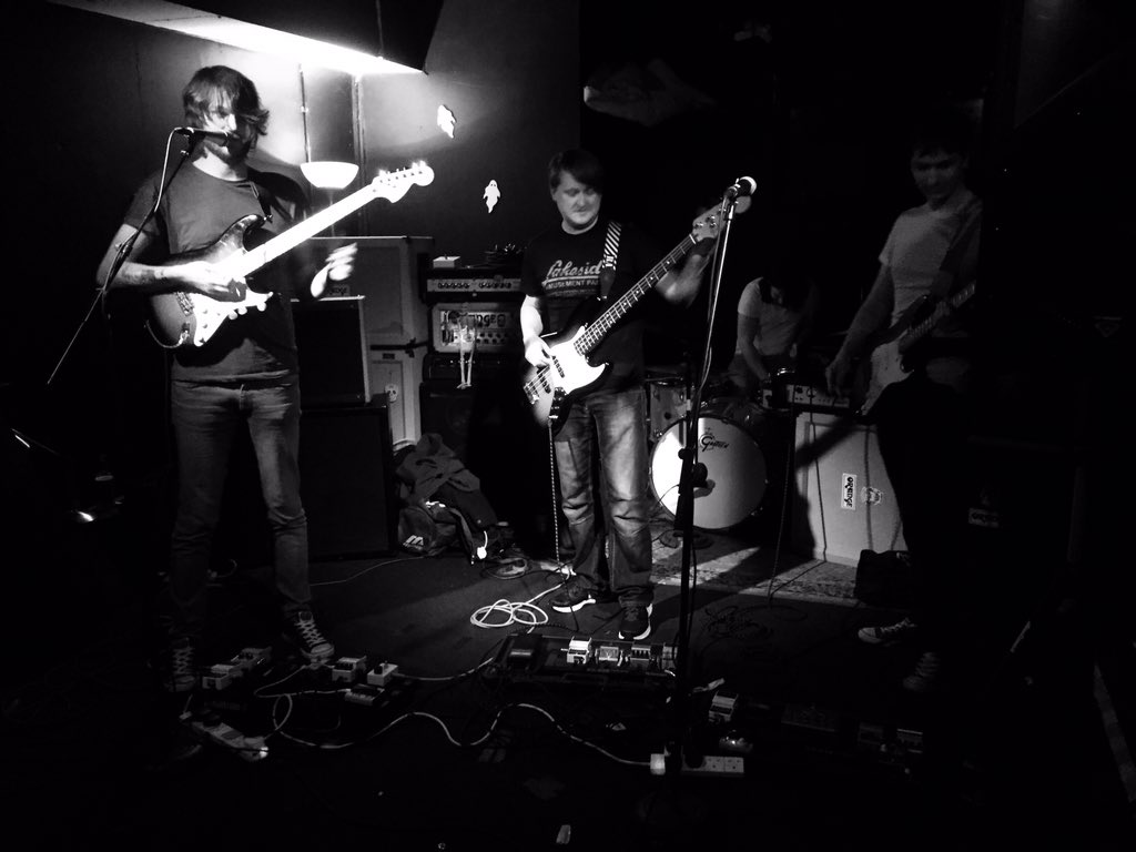 TOY MOUNTAINS tweet media