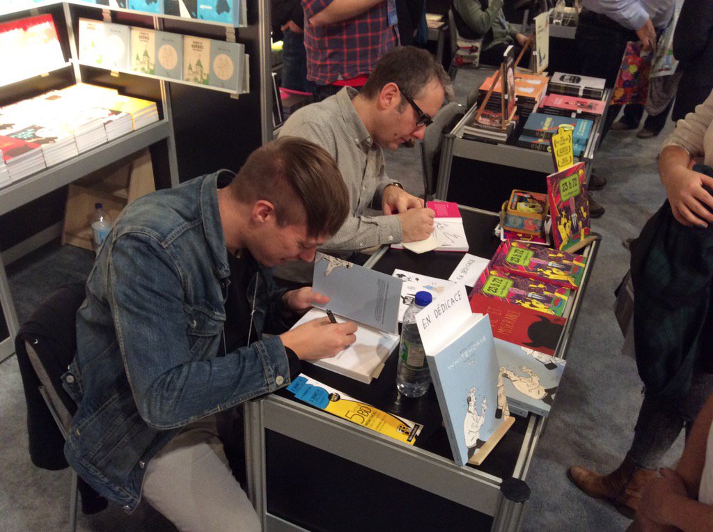editionspowpow's tweet photo. Présentement en dédicace: @CantinSam et Blonk. Kiosque #100. #Slm2015 @slminfo https://t.co/I3R0lZKzx1