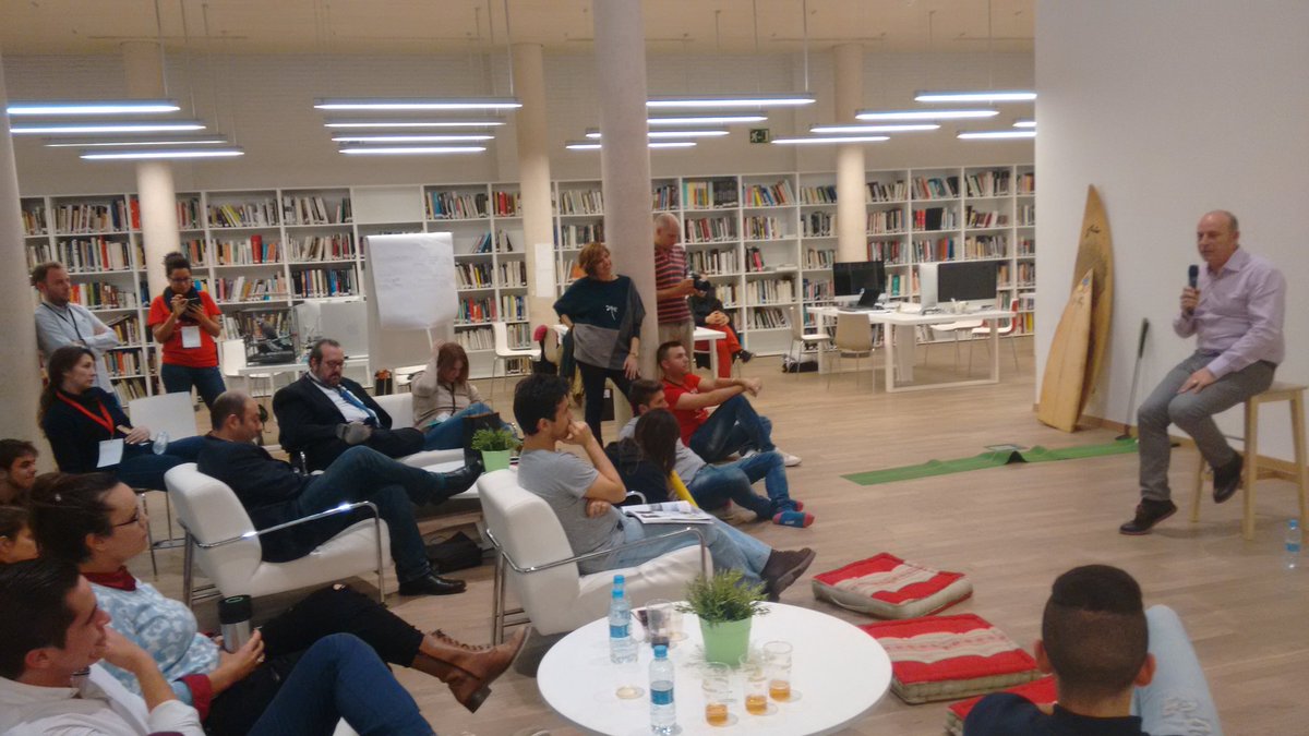 javipozuelobarr's tweet photo. Todos los negocios tienen algo en comun, viva "la tahona del abuelo" !!!!@TechHubMadrid @StartupWeekend  @palomali https://t.co/Aiap3SIE2y