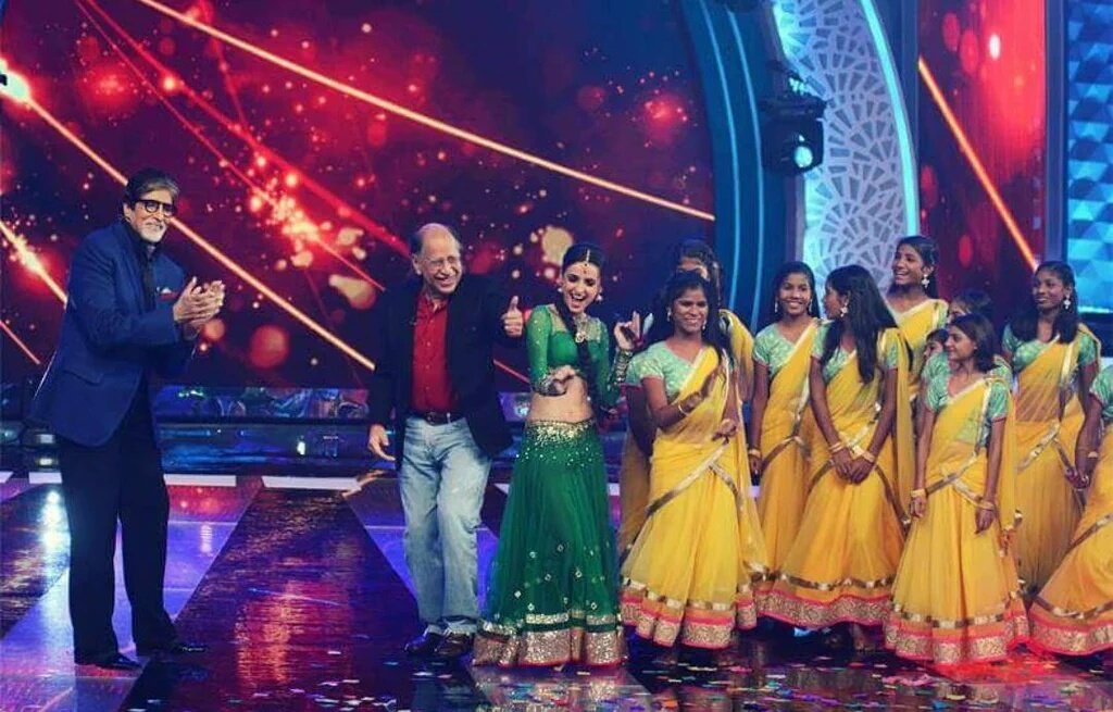 NadkarAmit's tweet photo. @SrBachchan Do watch #AKRHZOnStarPlus  with #SanayaIrani tonight  8PM on @StarPlus https://t.co/DTP2GAExyN