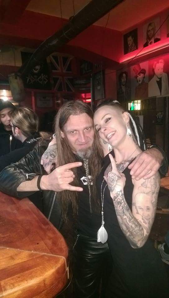 mia_von_m's tweet photo. #gothicscene #Romania #metal #gothicscene #concert #guitarplayer #Musicians #backstege #MetalLover #goth https://t.co/we8qd0Sv26