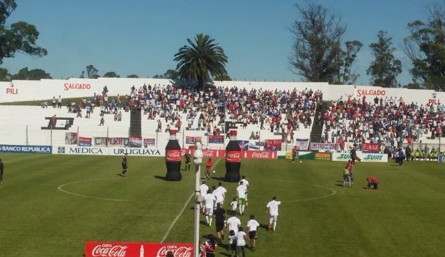 DejalaSeguir's tweet photo. @noseasmalotv la hinchada de nacional es la mejor organizada se ponen de acuerdo y no va ninguno #Adm.Manyas https://t.co/hbjhkb5Raa