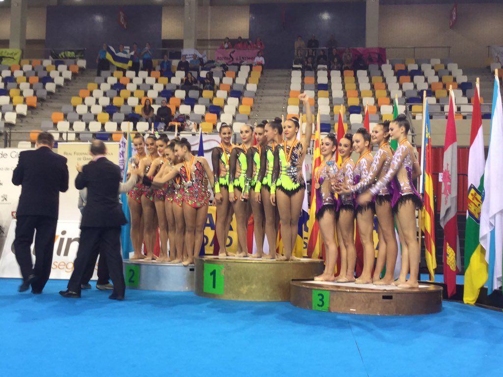 RFEGimnasia's tweet photo. Categoría senior 1 Itara 2 Ribarroja 3 Esquío #RFEG_GR_ZARAGOZA2015 https://t.co/kYX0HFGF2b