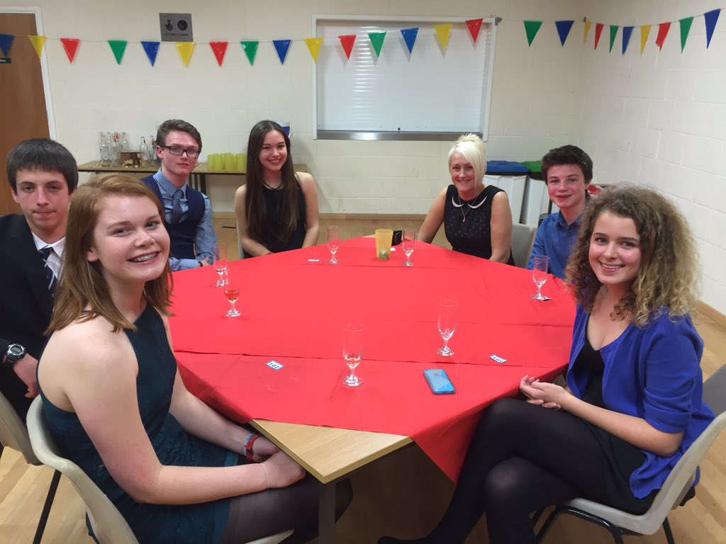 SMSAllsorts's tweet photo. Reunion dinner and presentation night #smsreunion https://t.co/cIrflve2DQ