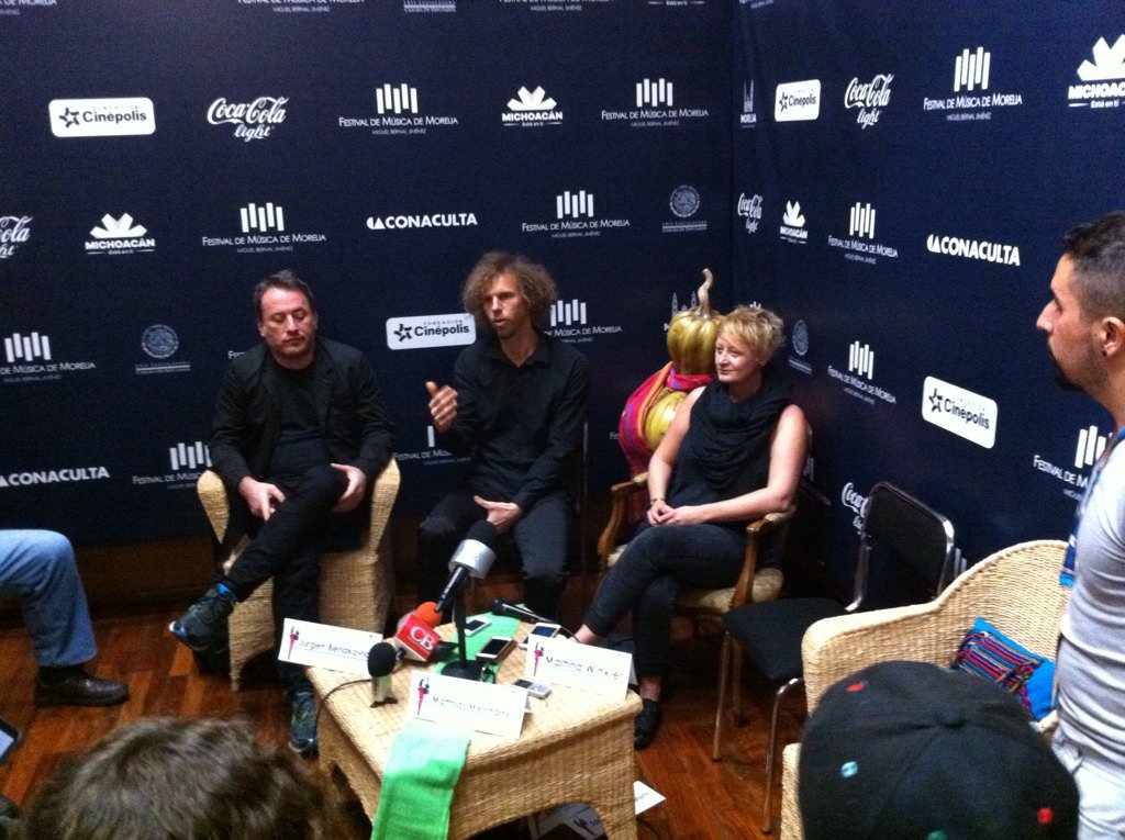 PinPoint_Com's tweet photo. Conferencia de prensa con la Orquesta de Vegetales que se presentará el día de mañana en el @FestivalMorelia #FFM27 https://t.co/NHGspewFwD