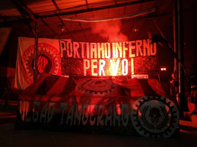 MI_Tangerang's tweet photo. Coreo persembahan ULGAD TANGERANG
#PortiamoInfernoPerVoi
cc @MilanistiOrId @acmilan https://t.co/lNpSUPHpqx