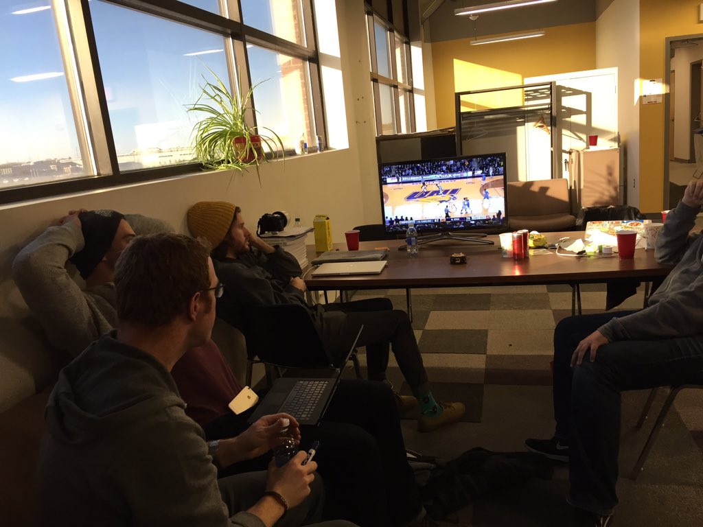 tracesteffen's tweet photo. For the next 5 min... @northerniowa #Basketball is more important than building startups #SWCV15 @swcedarvalley https://t.co/Jt9U1crwHI