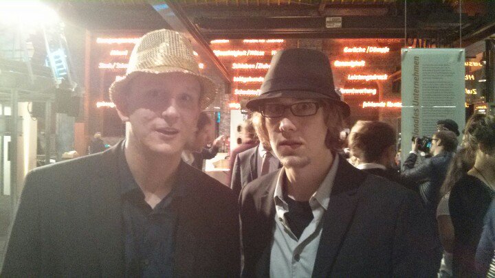 bennohaus's tweet photo. Zwei Männer, zwei Hüte #bmp15 https://t.co/m0AgRhwCtW