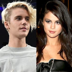 bcarpetlatam's tweet photo. Justin Bieber le da serenata a Selena Gomez https://t.co/L1gYqK9ZM6 #News https://t.co/GR3rvWo0vt