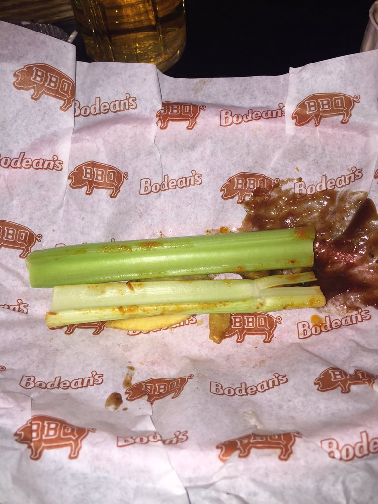 CluckCluckClub's tweet photo. @BodeansBBQ Question for the #WingWorld Why do we serve Celery with Wings? 
 @BWWings @FranksRedHot @SUPERWINGSNY https://t.co/Oa7ExYwKgW