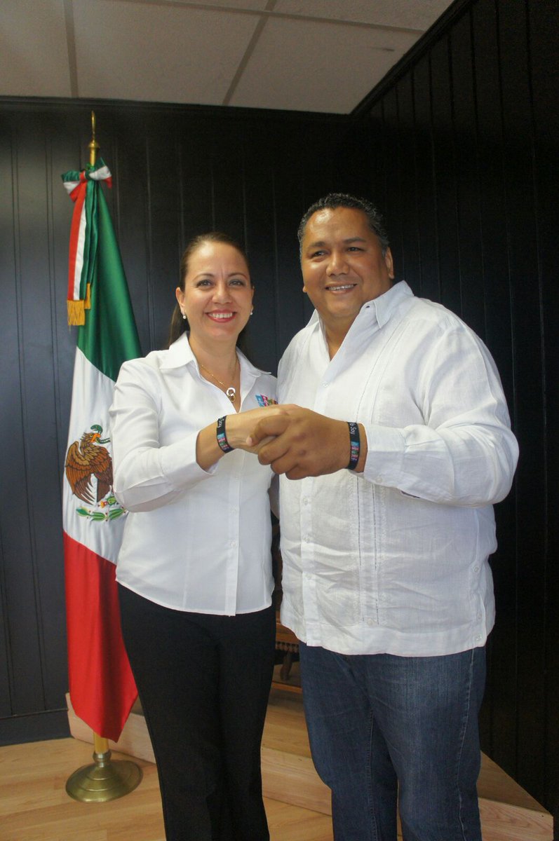 neftalideltoro's tweet photo. Apoyemos comprando una pulsera y ayudemos al albergue de los niños y niñas de casa #CAMASC #Tapachula
#YoSoyDIF https://t.co/L6SfgRNwgJ