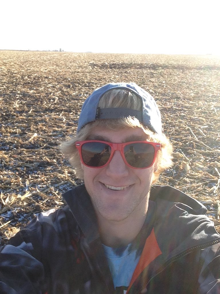 KennaSeth's tweet photo. #selfie Saturday @PaxtonK22 @Horndogstyle @DanOfJamestown @RossMonson18 @KeltonBeedy @ConnerG22 https://t.co/OyDLtj1xQF