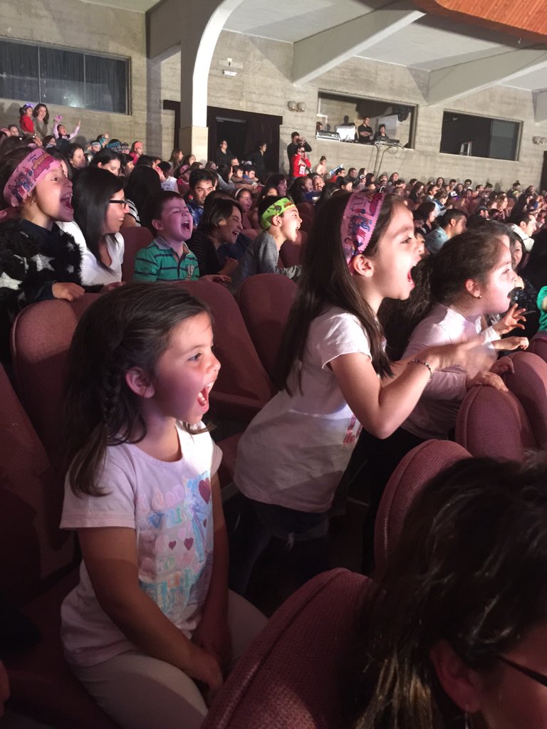 clauklga's tweet photo. #TopaJuniorExpress Gran show en Temuco, Chile https://t.co/diWG61Qjzv