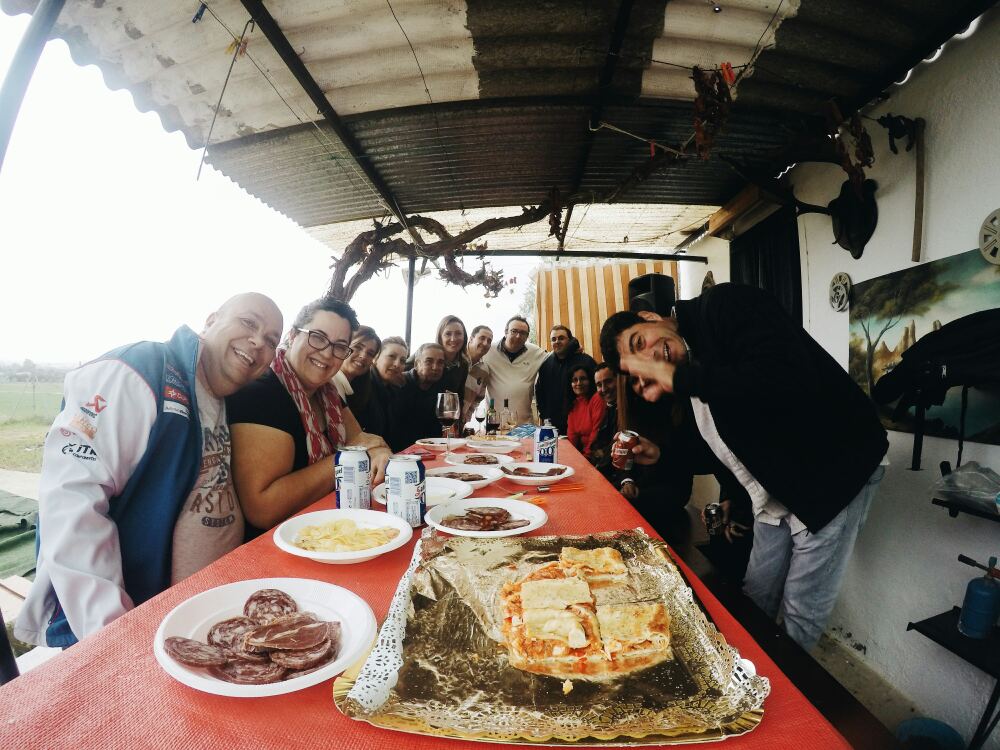 castrofotografo's tweet photo. Que dia tan estupendo hemos pasado con @clmproducciones #decomida https://t.co/EA0rbDsAnI
