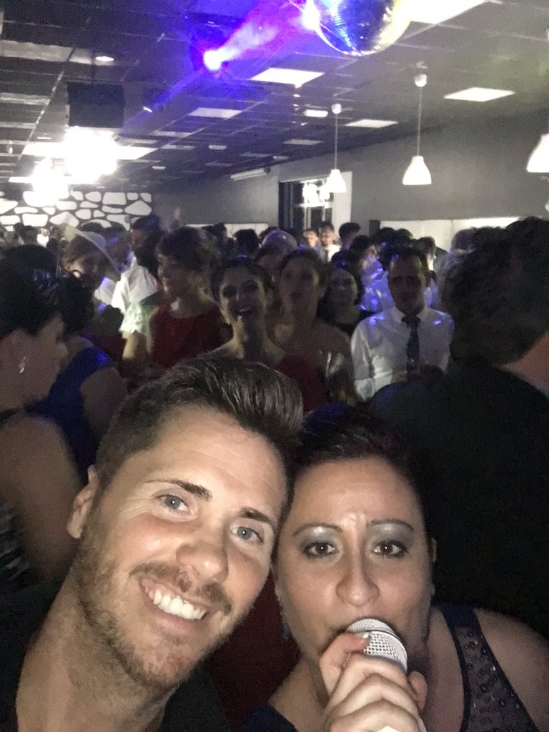 CaseFiliu's tweet photo. Qué gran día de boda @CrpRangel @PepoMarco @Carlos28091979 https://t.co/XdV0969k9X